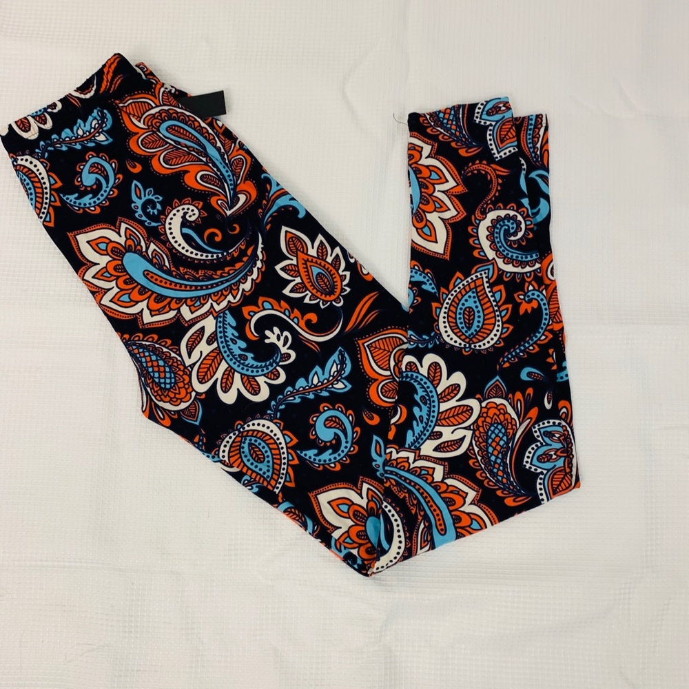 Butter soft leggings plus size fits sizes 14-20.